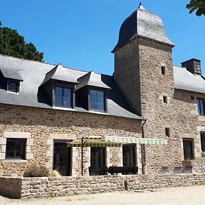 Petit Manoir Proche Dinan - D'hotes Lanvallay
