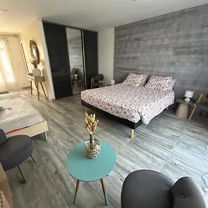 La Petite Bed and breakfast